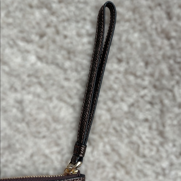 Coach Wristlet - Picture 3 of 4
